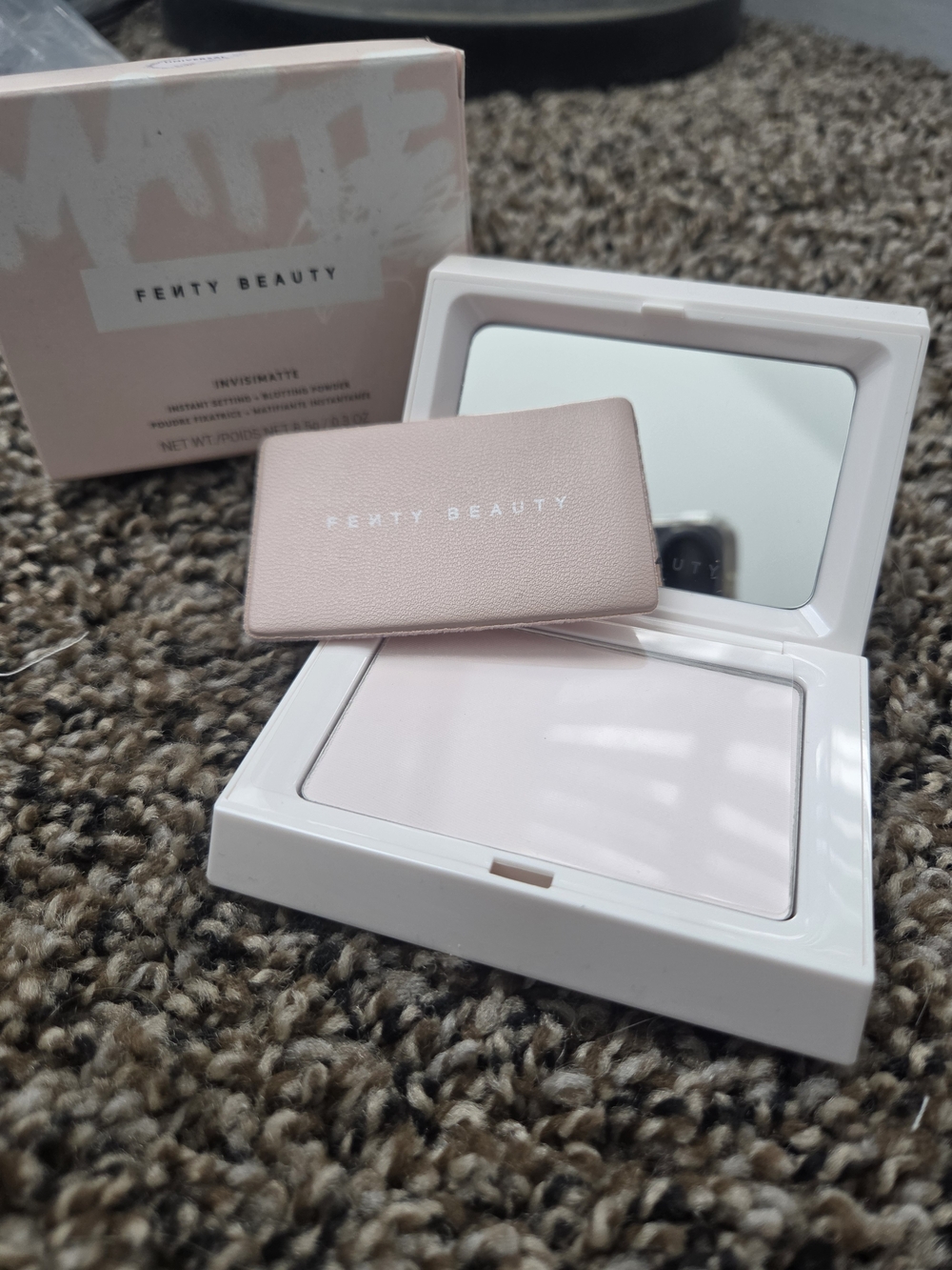 Fenty Beauty Invisimatte Instant Setting + Blotting Powder - Universal - Picture 3 of 5